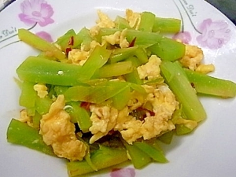 茎レタスと卵の炒め物